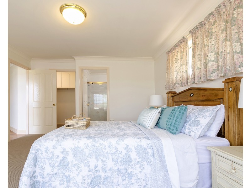 4 Rebecca Ct, Warwick QLD 4370