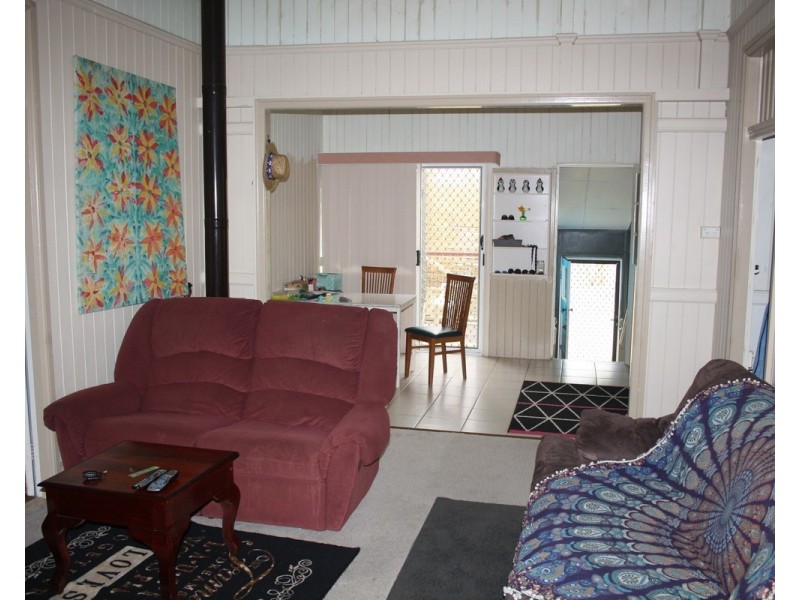 79 Pratten St, Warwick QLD 4370
