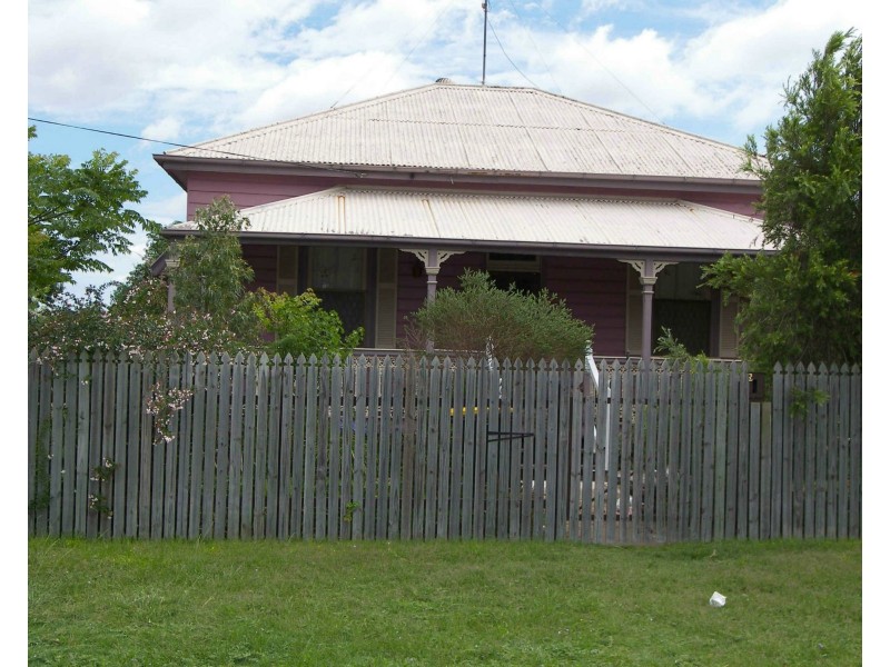 75 Pratten Street, Warwick QLD 4370