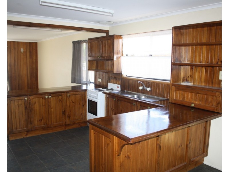 12 Ross Street, Warwick QLD 4370