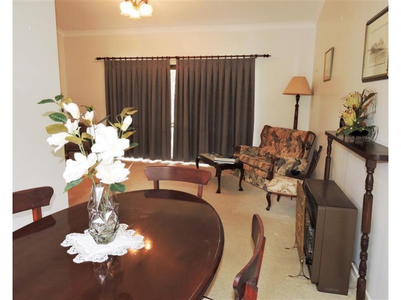 11 Chermside Dr, Warwick QLD 4370