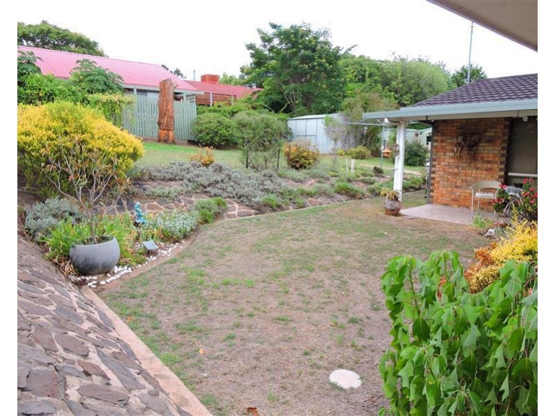 11 Chermside Dr, Warwick QLD 4370