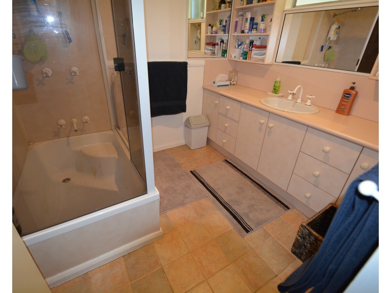 156 Warner St, Rosenthal Heights QLD 4370