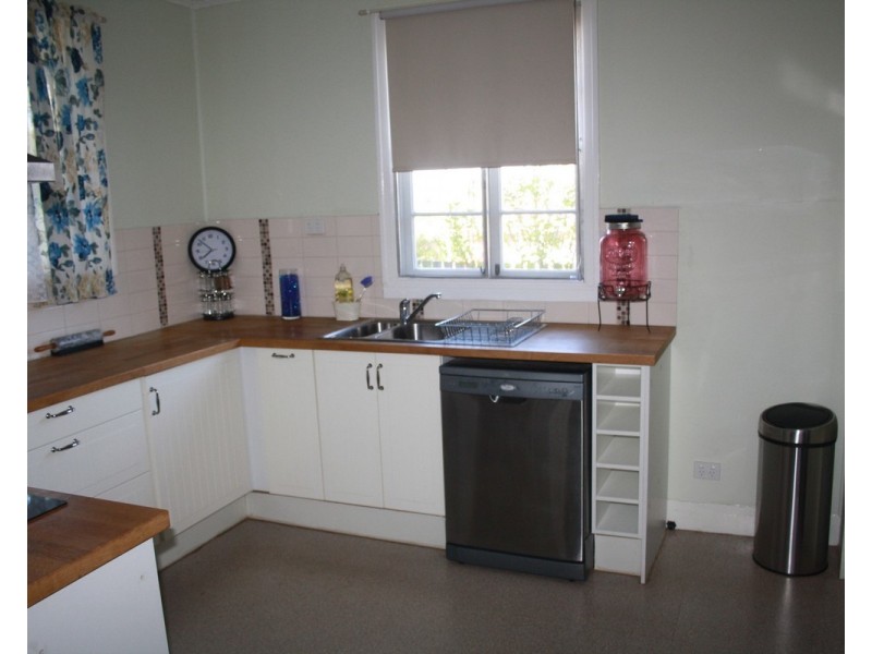 91 Horsman Rd, Warwick QLD 4370