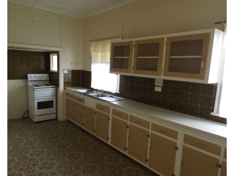 112B Pratten Street, Warwick QLD 4370