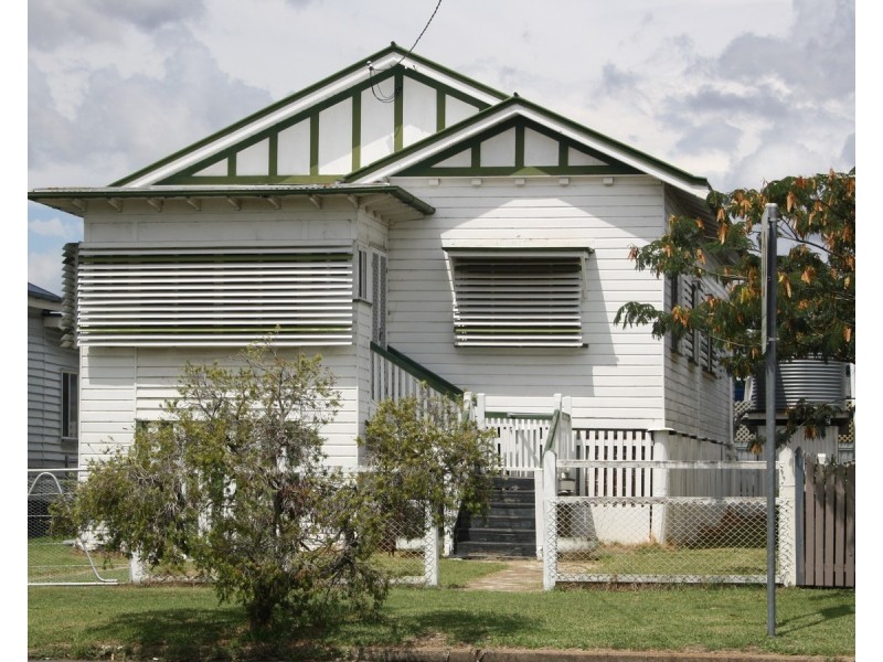 16 Wood St, Warwick QLD 4370