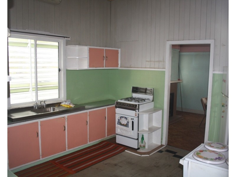 16 Wood St, Warwick QLD 4370