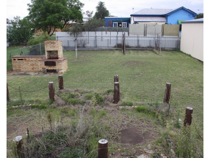 16 Wood St, Warwick QLD 4370