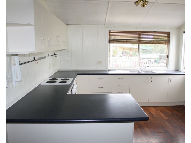 30 Stewart Ave, Warwick QLD 4370