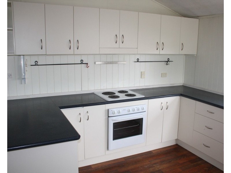 30 Stewart Ave, Warwick QLD 4370