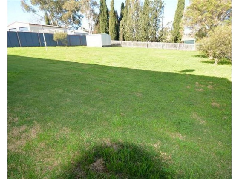 4 Furness Crescent, Warwick QLD 4370