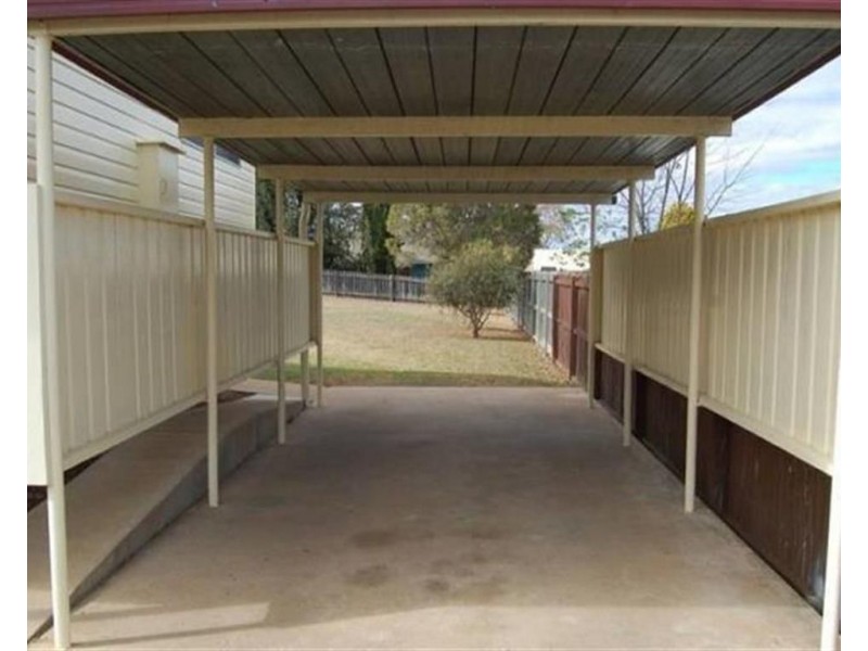 4 Furness Crescent, Warwick QLD 4370