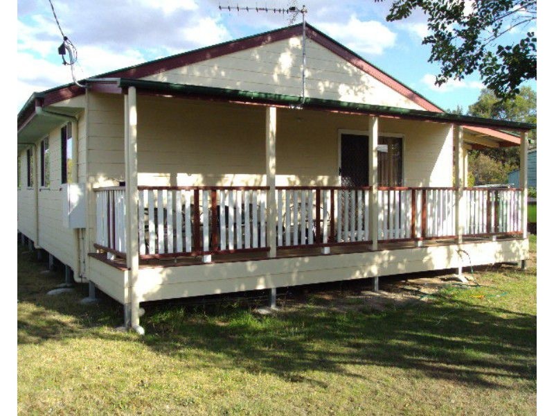 20 Oak Avenue, Warwick QLD 4370