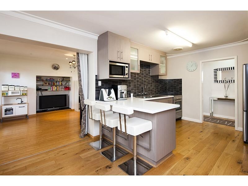 16 Glenn Place, Duncraig WA 6023