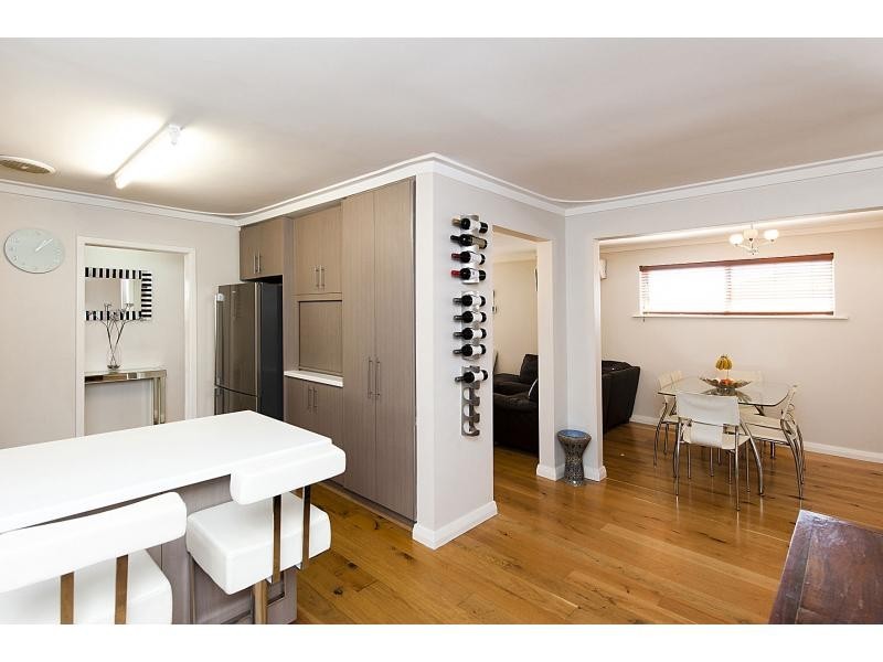 16 Glenn Place, Duncraig WA 6023