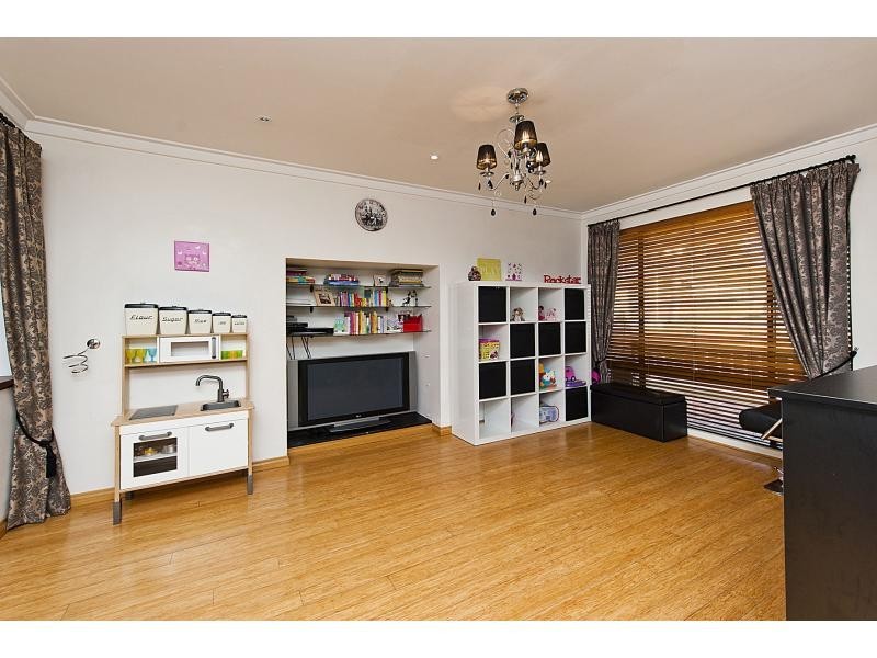 16 Glenn Place, Duncraig WA 6023