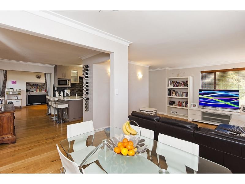 16 Glenn Place, Duncraig WA 6023
