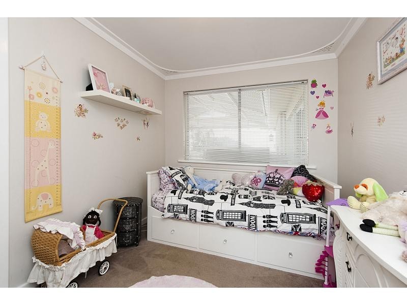 16 Glenn Place, Duncraig WA 6023