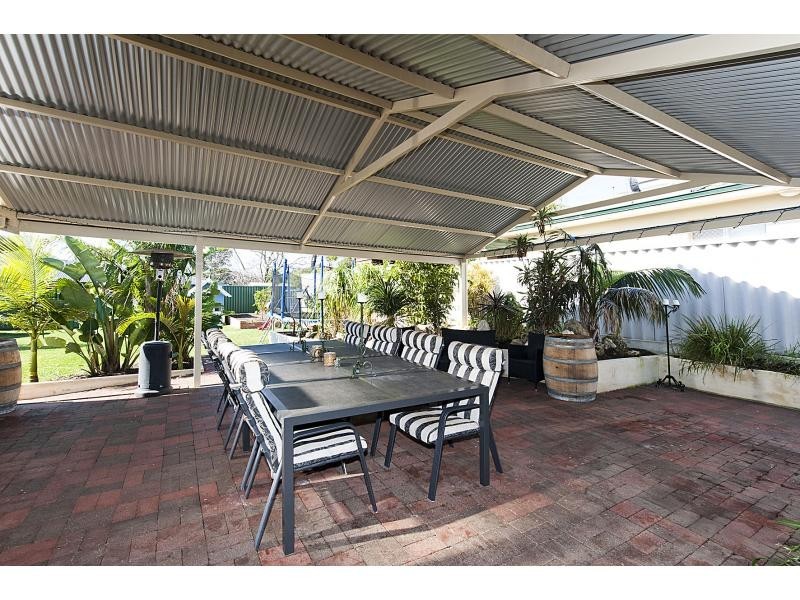 16 Glenn Place, Duncraig WA 6023