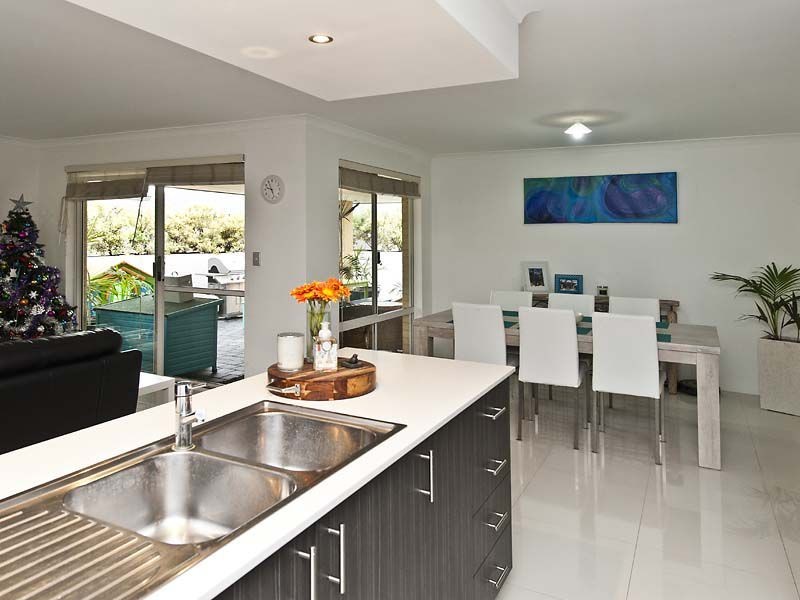 12 Hamelin Street, Two Rocks WA 6037