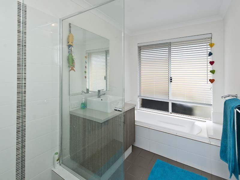 12 Hamelin Street, Two Rocks WA 6037