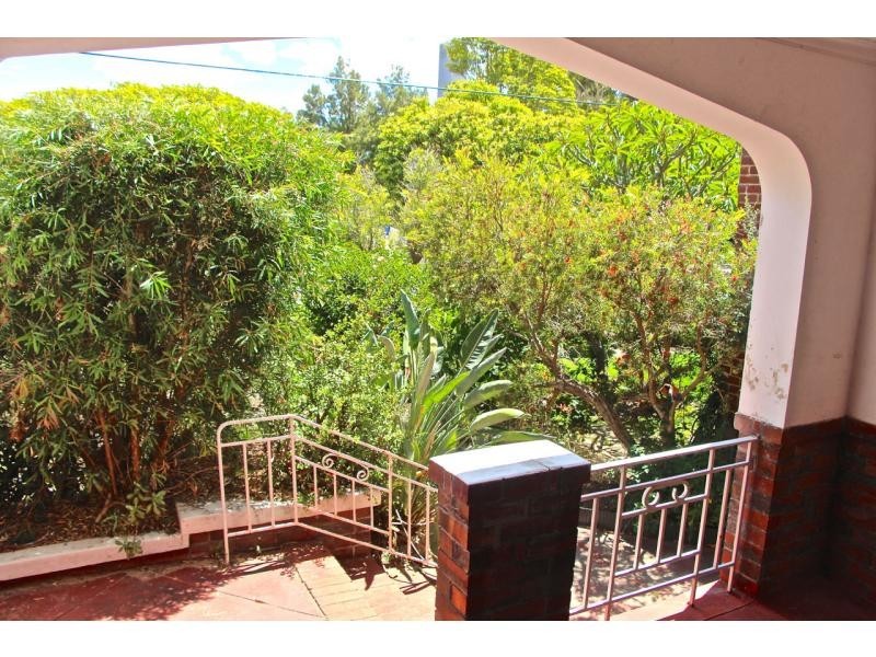 102 Monash Avenue, Nedlands WA 6009