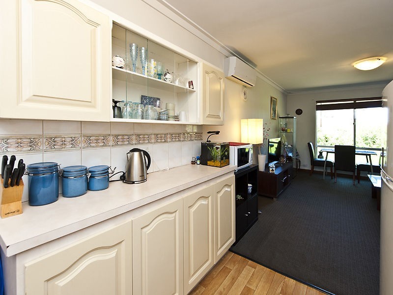 61/20 Ellerby St, Glendalough WA 6016