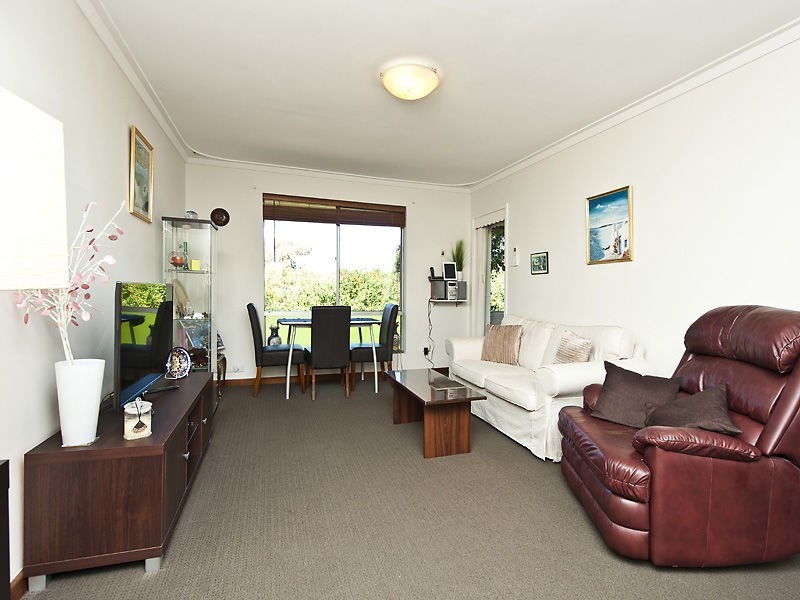 61/20 Ellerby St, Glendalough WA 6016
