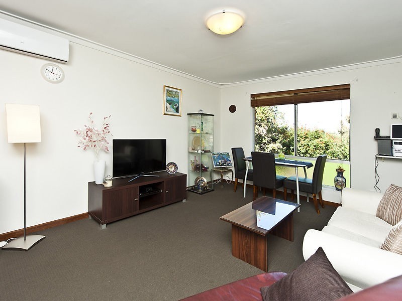 61/20 Ellerby St, Glendalough WA 6016