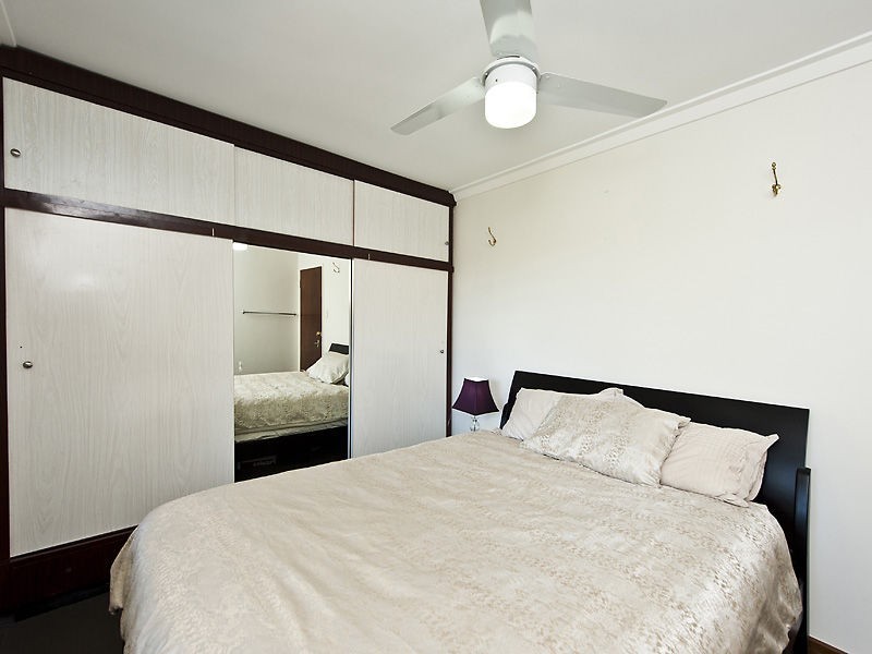 61/20 Ellerby St, Glendalough WA 6016