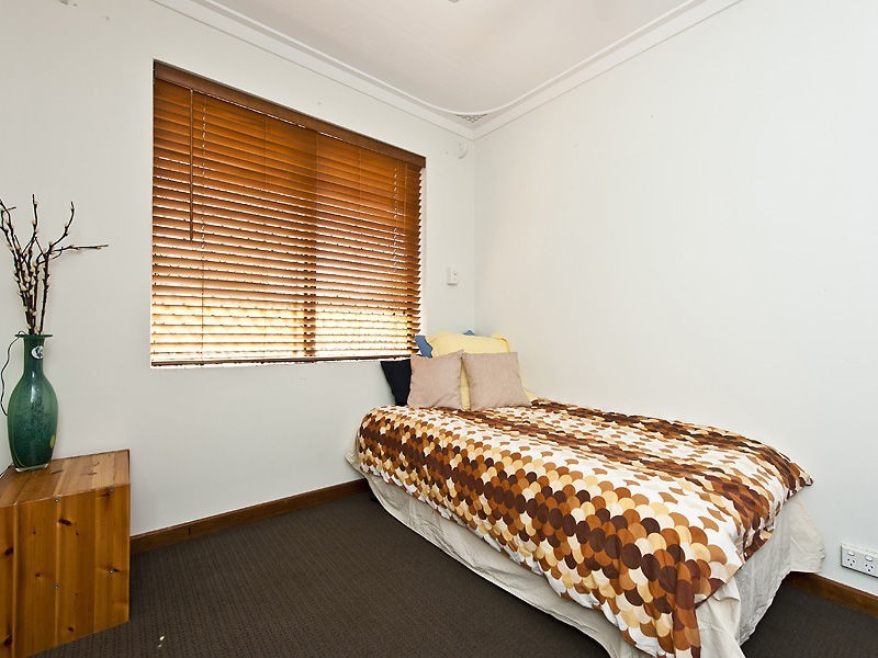 61/20 Ellerby St, Glendalough WA 6016