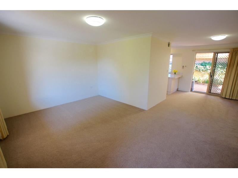 9/2 Theakston Green, Leeming WA 6149