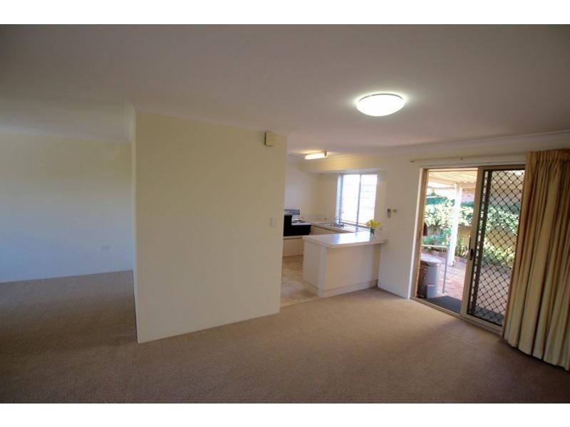 9/2 Theakston Green, Leeming WA 6149