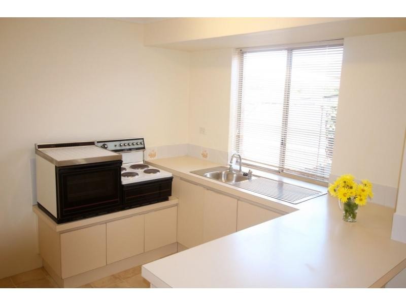 9/2 Theakston Green, Leeming WA 6149