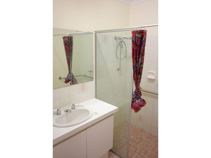 9/2 Theakston Green, Leeming WA 6149