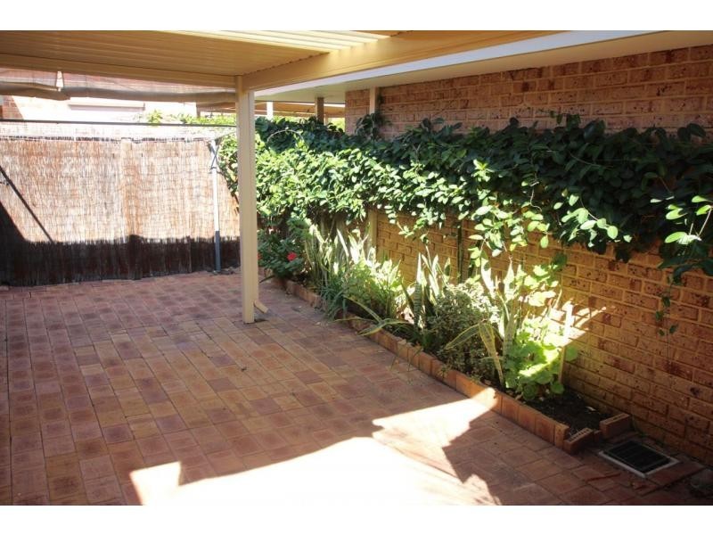 9/2 Theakston Green, Leeming WA 6149