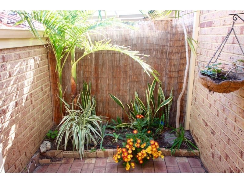 9/2 Theakston Green, Leeming WA 6149