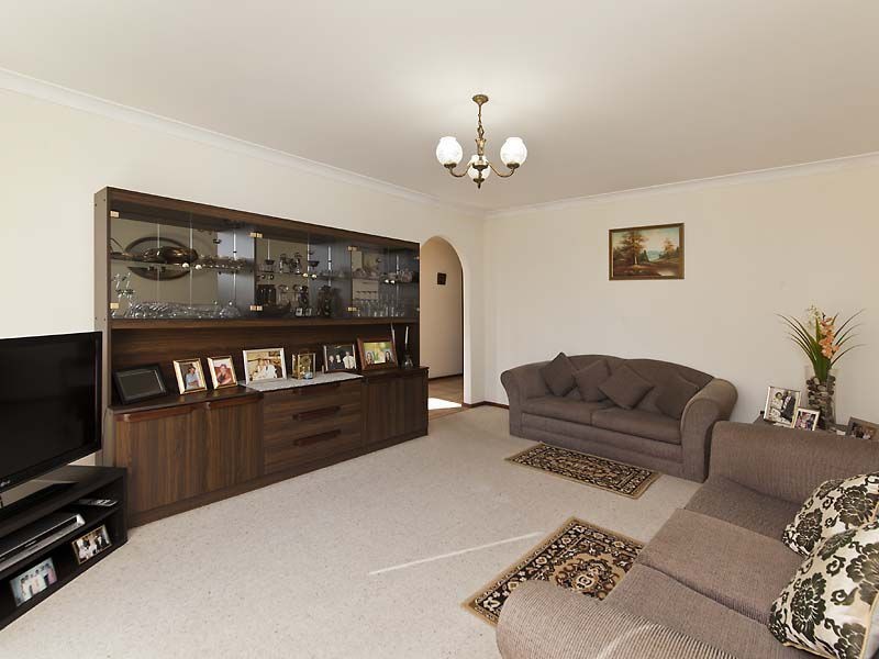 8 Sunart Close, Hamersley WA 6022