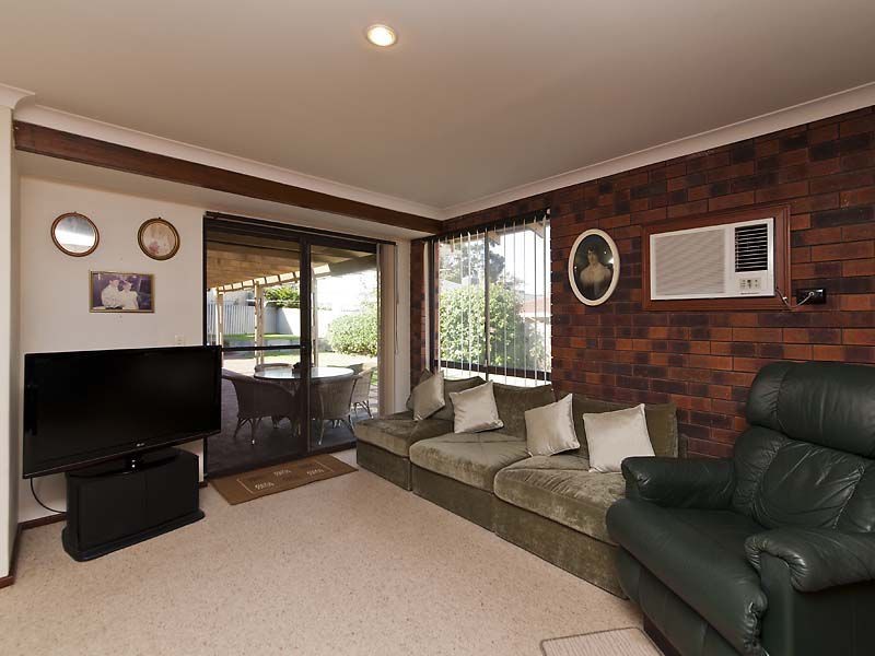 8 Sunart Close, Hamersley WA 6022