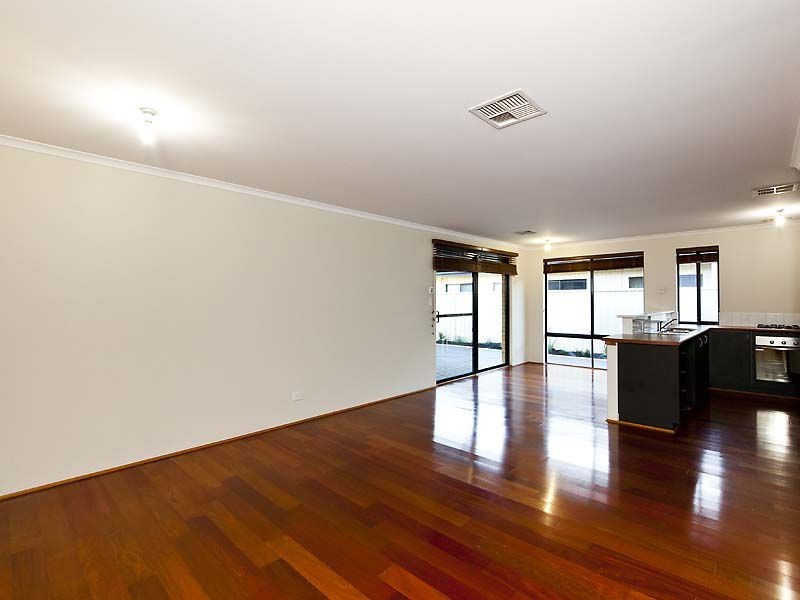 11 Milano Loop, Seville Grove WA 6112