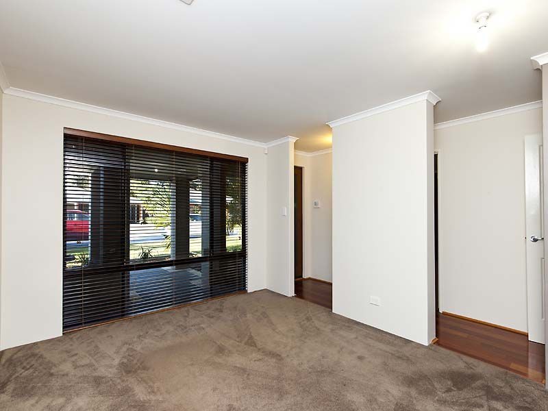 11 Milano Loop, Seville Grove WA 6112