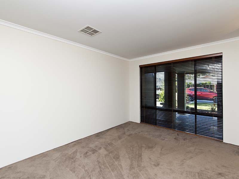 11 Milano Loop, Seville Grove WA 6112