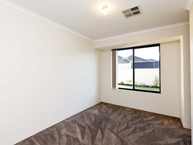 11 Milano Loop, Seville Grove WA 6112