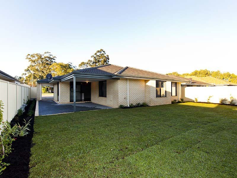 11 Milano Loop, Seville Grove WA 6112