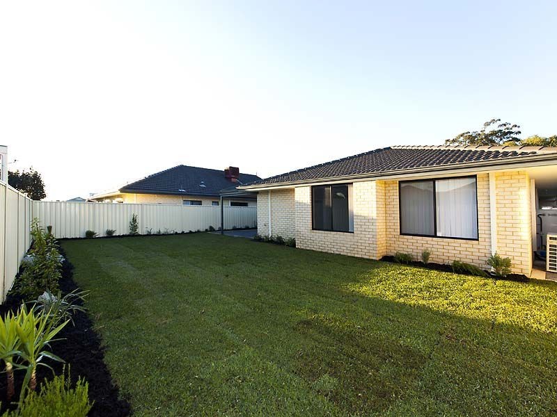 11 Milano Loop, Seville Grove WA 6112