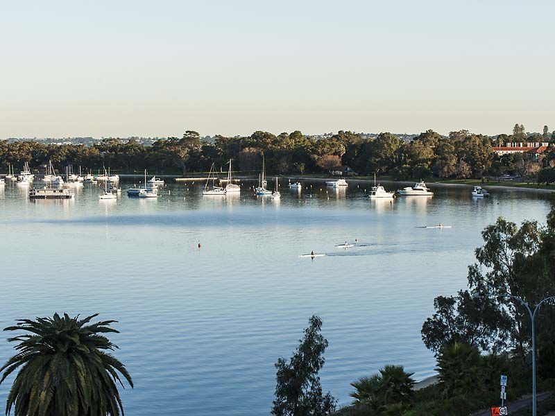 51/1 Wingfield Avenue, Crawley WA 6009