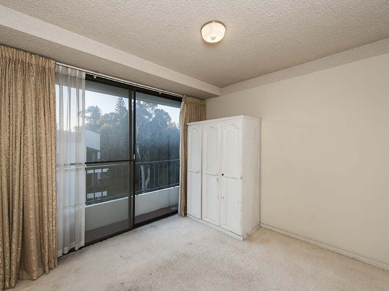 51/1 Wingfield Avenue, Crawley WA 6009