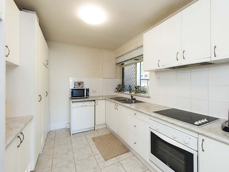 12/1 Wingfield Avenue, Crawley WA 6009