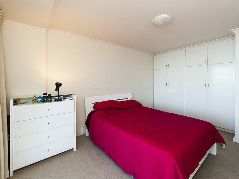 12/1 Wingfield Avenue, Crawley WA 6009