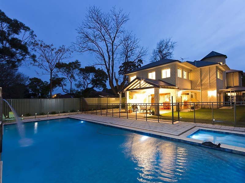 102 Dalkeith Road, Nedlands WA 6009